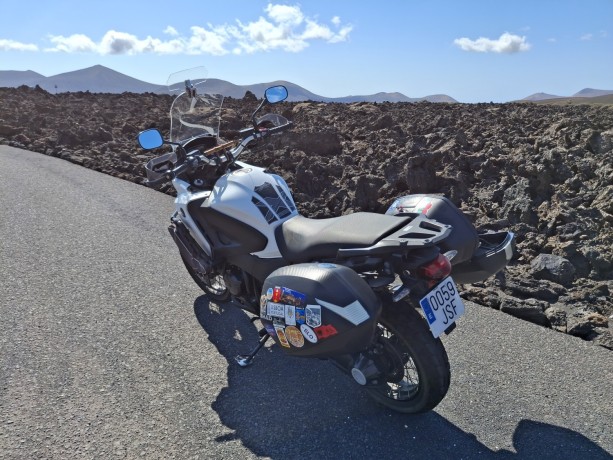 honda-vfr1200x-crosstourer-big-0