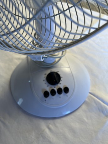 ventilador-de-mesa-con-3-velocidaes-interruptor-temporizador-chorro-de-aire-giratorio-big-0