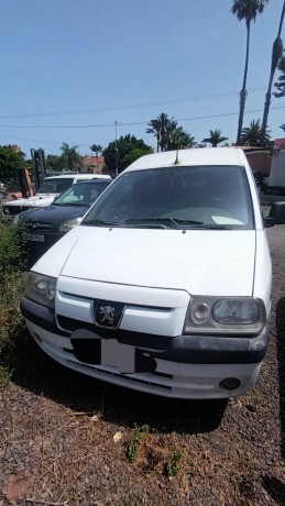 peugeot-expert-big-2
