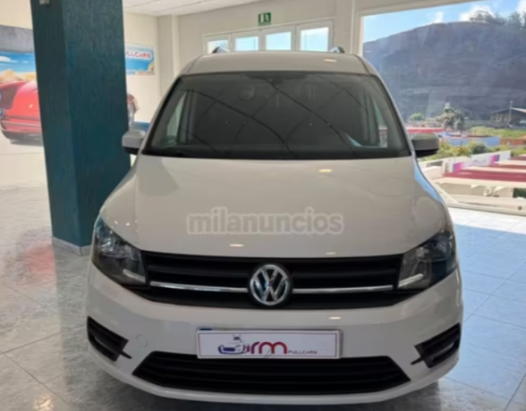 volkswagen-caddy-maxi-trendline-20-tdi-scr-bmt-102cv-big-1