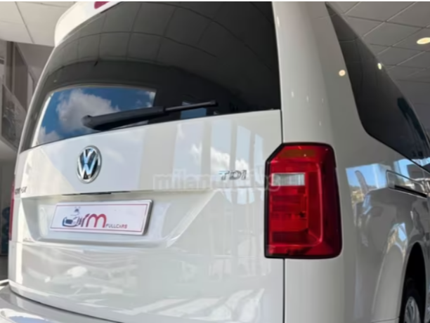 volkswagen-caddy-maxi-trendline-20-tdi-scr-bmt-102cv-big-3