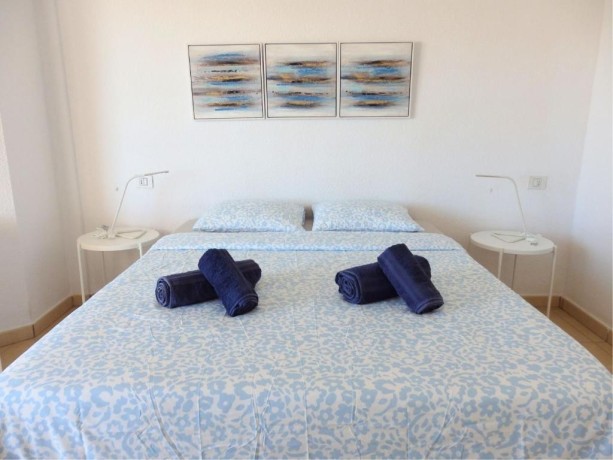 sea-view-apartment-in-los-cristianos-big-10