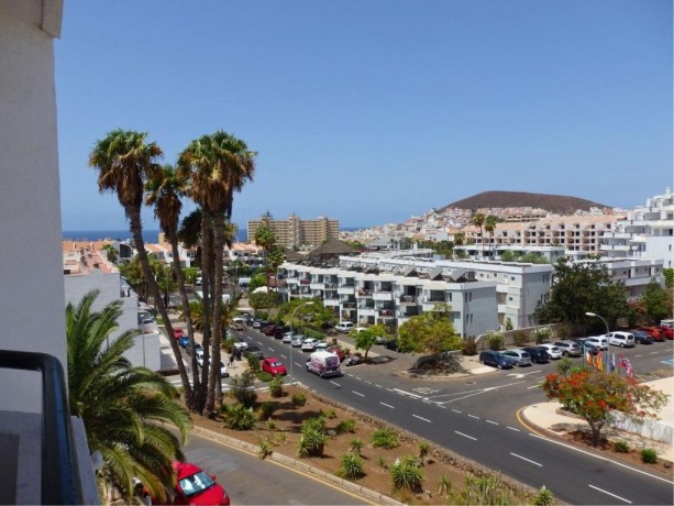 sea-view-apartment-in-los-cristianos-big-11