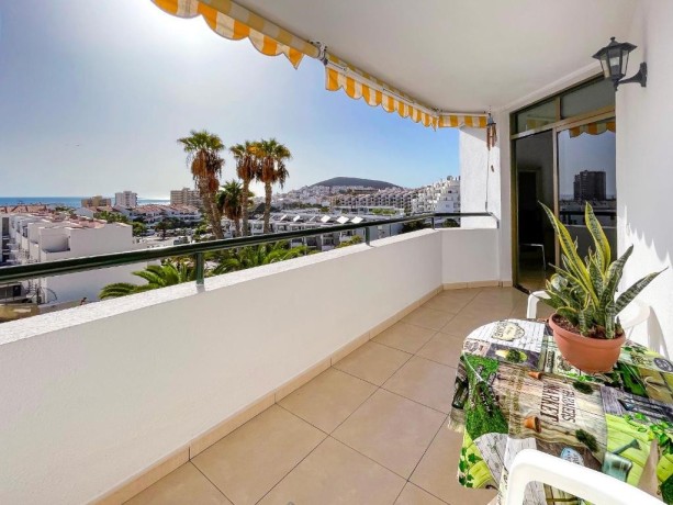 sea-view-apartment-in-los-cristianos-big-7