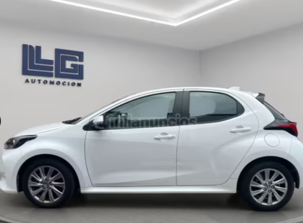 toyota-yaris-15-120h-active-plus-big-2
