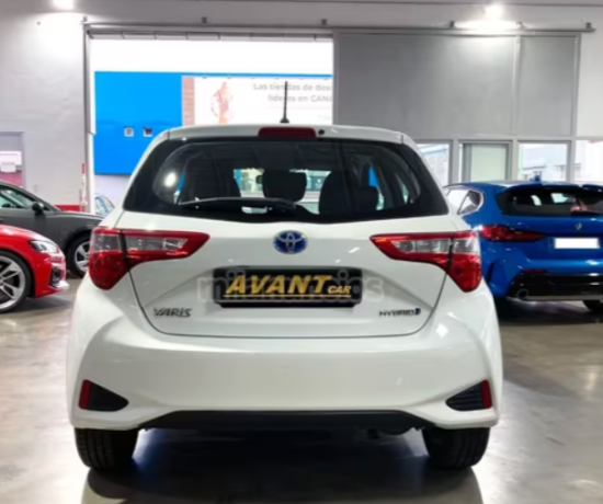 toyota-yaris-15-100h-active-big-4