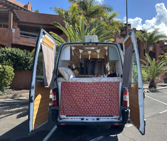 furgoneta-camperizada-muy-bonita-big-4