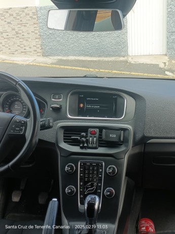 volvo-v40-d2-big-2