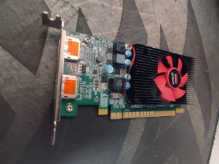 Tarjeta gráfica Dell Radeon R5 430 2GB LP