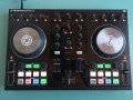 traktor-kontrol-s2-mk2-mesa-de-mezclas-dj-small-0