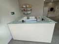 se-vende-recepcion-completa-de-madera-y-cristal-small-0