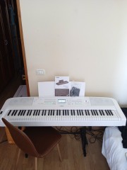 Yamaha DGX-670 WH Piano Digital - NUOVO / NO USADO!