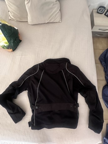 chaqueta-y-pantalon-con-protector-big-1
