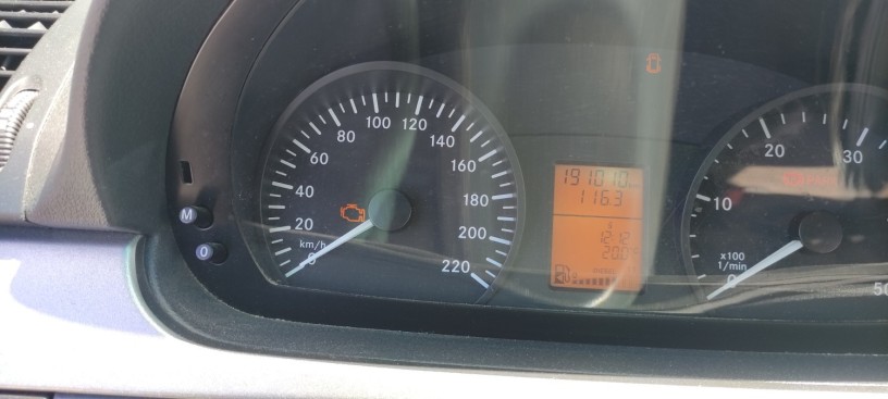mercedes-benz-vito-115-cdi-mixto-big-9