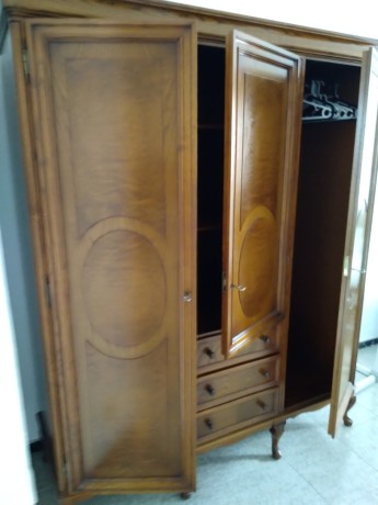 guardaropa-de-madera-antiguo-big-1