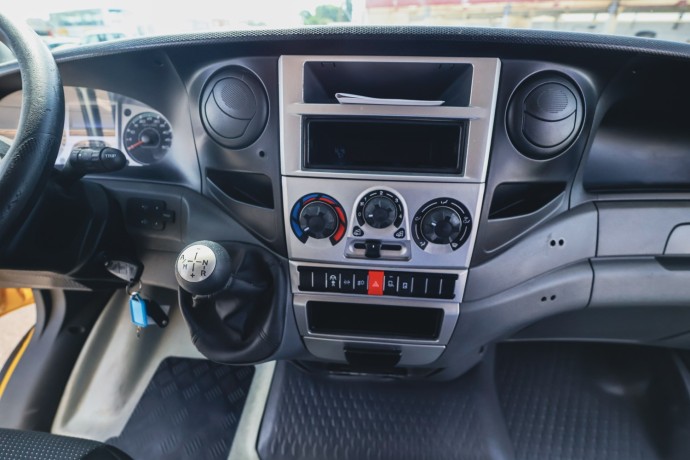 iveco-daily-35s11-n1-furgon-caja-cerrada-big-20