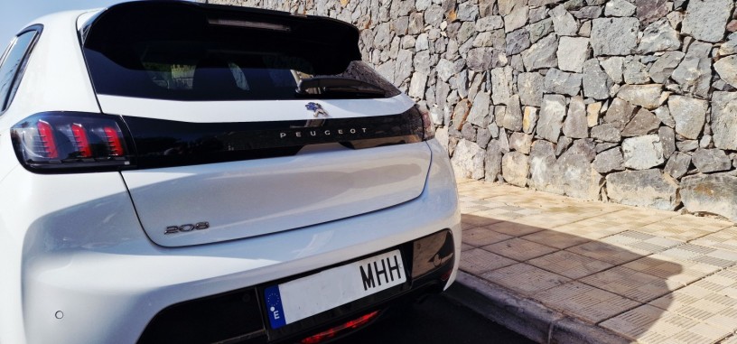 peugeot-208-allure-automatico-eat-8-big-7