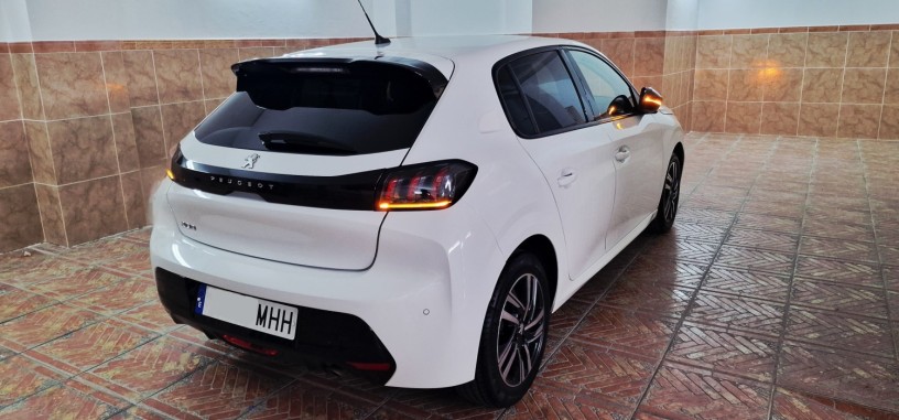 peugeot-208-allure-automatico-eat-8-big-10