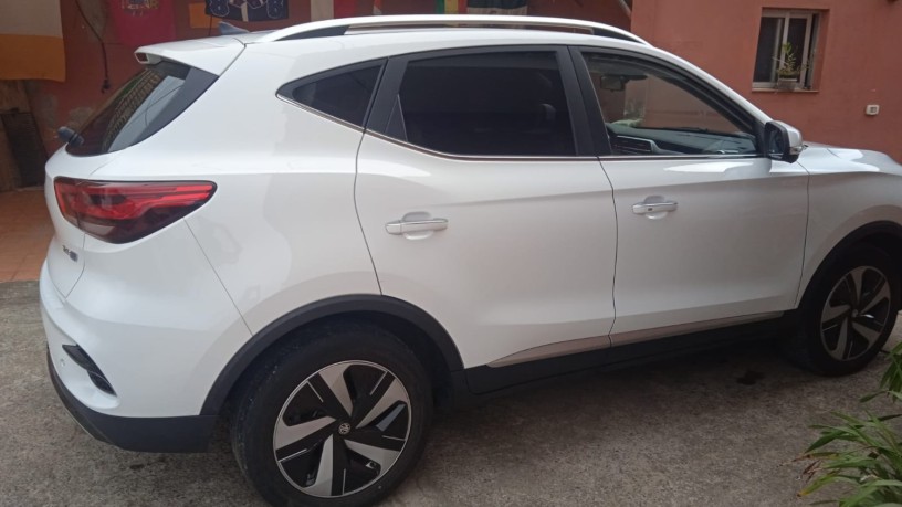 mg-zs-ev-45000km-y-72kwh-de-bateria-big-1