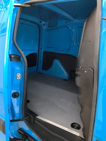 peugeot-partner-furgon-confort-l1-16-bluehdi-75-big-18