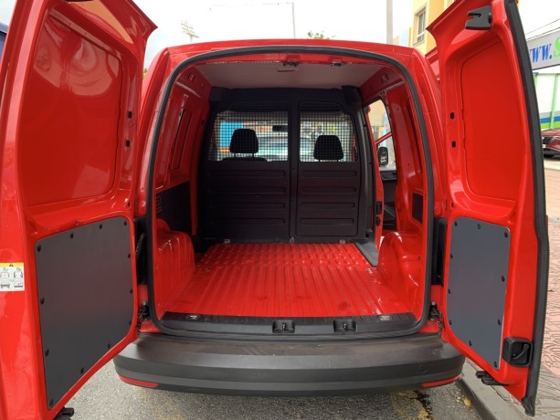 volkswagen-caddy-profesional-furgon-20-tdi-55kw-big-18
