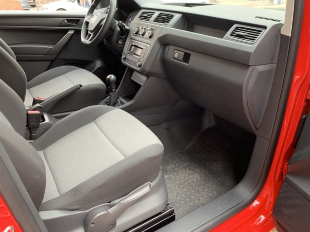 volkswagen-caddy-profesional-furgon-20-tdi-55kw-big-17
