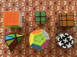 Set de 7 cubos de Rubiks