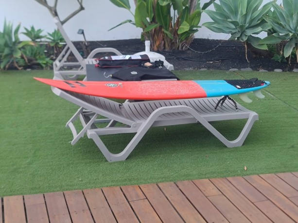 tabla-de-surf-un-campeon-isleno-y-shapers-artesanal-big-2