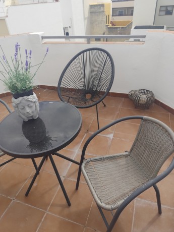 set-de-mesa-dos-sillas-y-sillon-exteriores-big-1