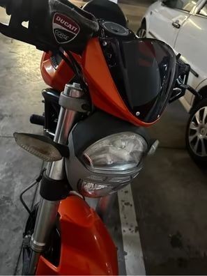 ducati-monster-696-edicion-color-therapy-big-1
