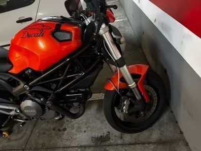 ducati-monster-696-edicion-color-therapy-big-3