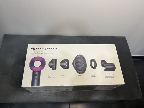 dyson-hd08-set-de-peines-de-regalo-big-1