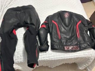 Mono de cuero para moto