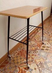 mesa-vintage-de-formica-para-televisor-big-2