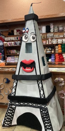 disfraz-torre-eiffel-gigante-a-estrenar-big-0