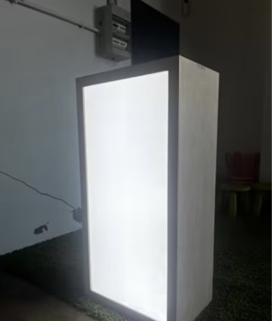 cubos-expositores-con-led-big-1