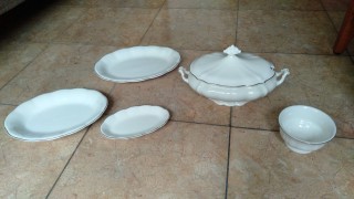 Juego de vajilla de porcelana blanca