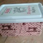 caja-de-plastico-con-diseno-de-costura-small-0