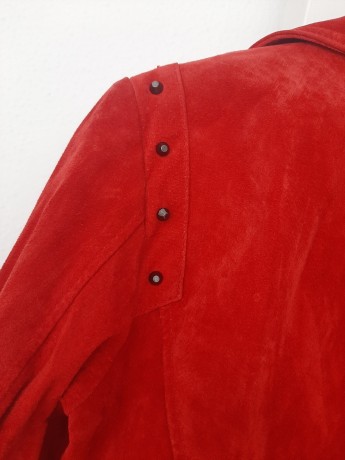 chaqueta-roja-de-ante-big-3