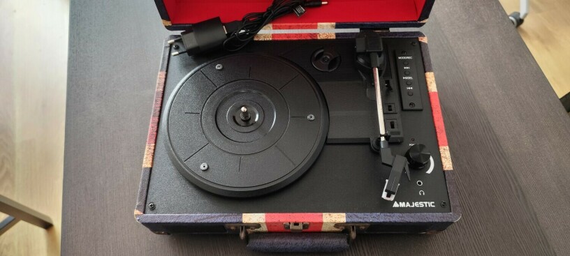 tocadiscos-portable-majestic-big-1