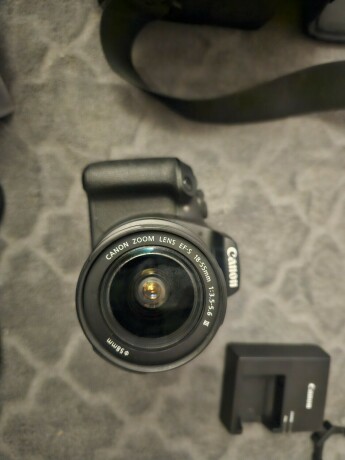 camara-canon-eos-2000d-big-2