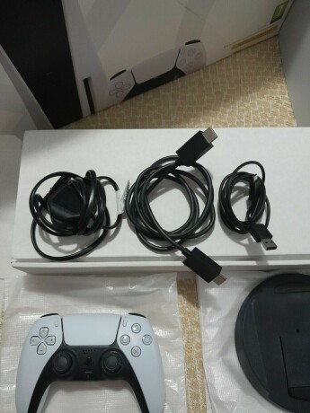 sony-playstation-ps5-pro-game-console-digital-edition-starlink-big-1