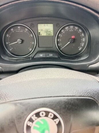 skoda-roomster-14-mpi-big-4