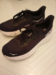 Varios pares zapatillas running hombre