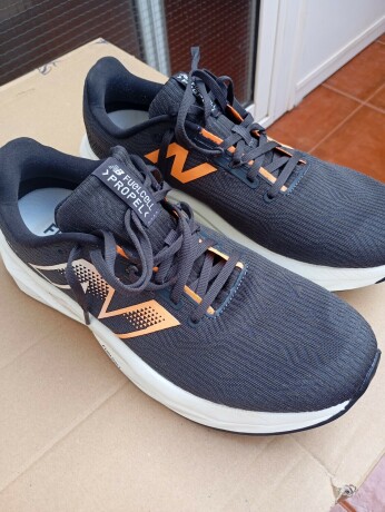 varios-pares-zapatillas-running-hombre-big-3