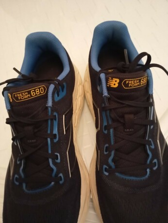 varios-pares-zapatillas-running-hombre-big-1