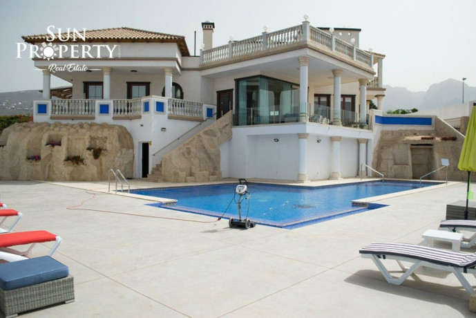 casa-o-chalet-independiente-en-venta-en-la-caleta-big-0