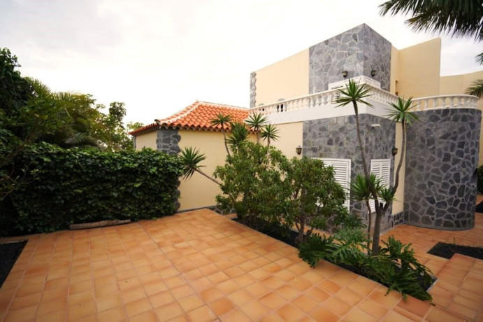 casa-o-chalet-independiente-en-venta-en-torviscas-centro-y-alto-big-3