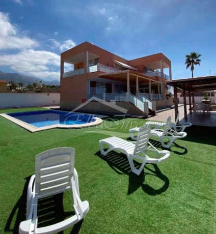 casa-o-chalet-independiente-en-venta-en-playa-paraiso-big-3