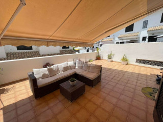 Chalet adosado en venta en calle Tinguafaya